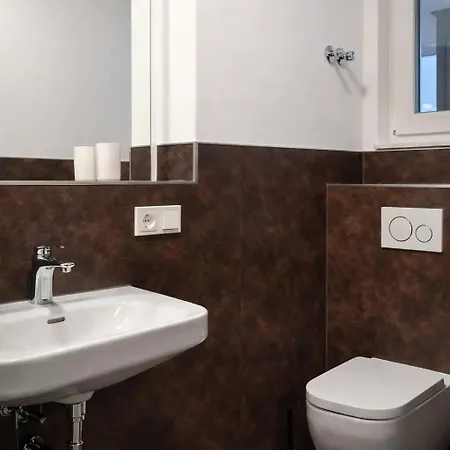 Apartdays شقة فندقية زارشتيد