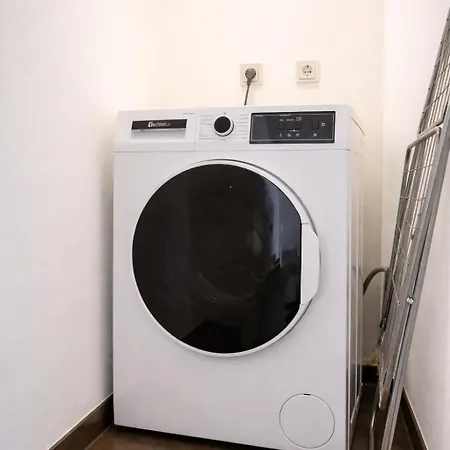 Apartdays زارشتيد